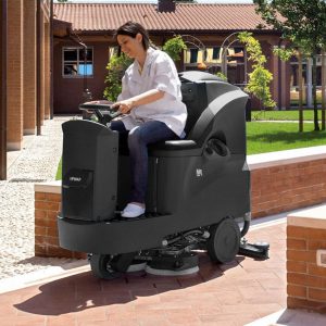 Lavasciuga Lavapavimenti uomo a bordo